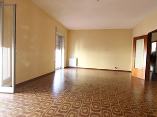 Appartamento in Vendita a Siracusa, zona via Pitia, 138'000&euro;, 170 m²