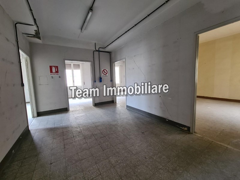 Appartamento in Vendita a Livorno, 260'000€, 200 m²