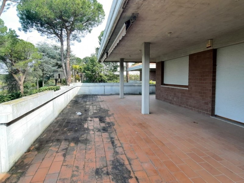 Casa Indipendente in Vendita a Pesaro, zona Panoramica Ardizio, 695'000€, 906 m², con Box