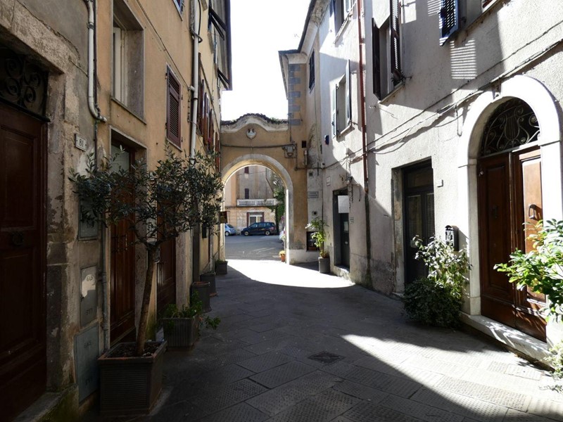 Casa Indipendente in Vendita a Licciana Nardi, 189'000€, 250 m², arredato