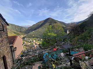 Casa Semi Indipendente in Vendita a Montalto Carpasio, 45'000€, 120 m²