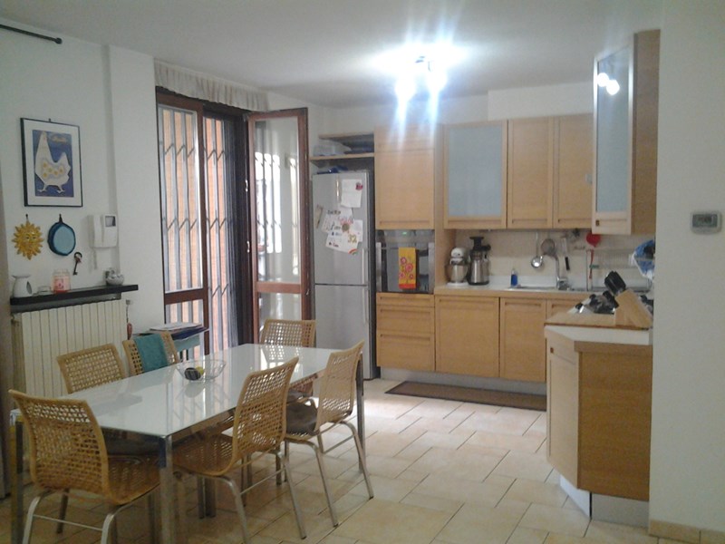 Trilocale in Vendita a Merate, zona VIA MONSIGNOR COLOMBO1, 230'000€, 106 m²