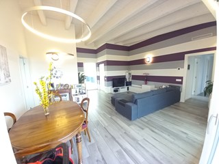 Attico in Vendita a Merate, zona Via Fratelli Cernuschi, 20/C, 485'000€, 206 m²