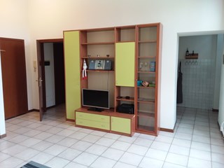 Bilocale in Vendita a Robbiate, zona Piazza Dottor Antonio Albini, 2, 79'000€, 74 m², arredato