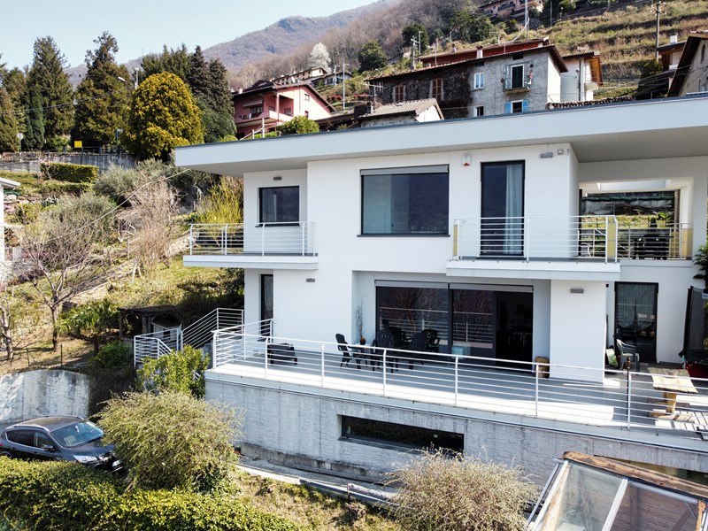 Villa in Vendita a Dorio, zona Via per Torchiedo, 5, 980'000€, 443 m²