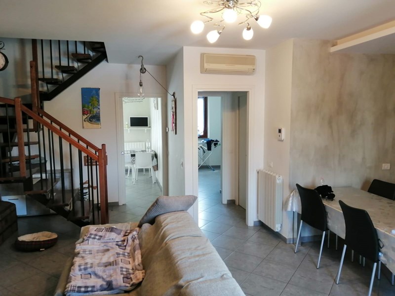 Appartamento in Vendita a Calvenzano, 195'000€, 125 m², con Box