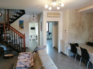 Appartamento in Vendita a Calvenzano, 195'000€, 125 m², con Box