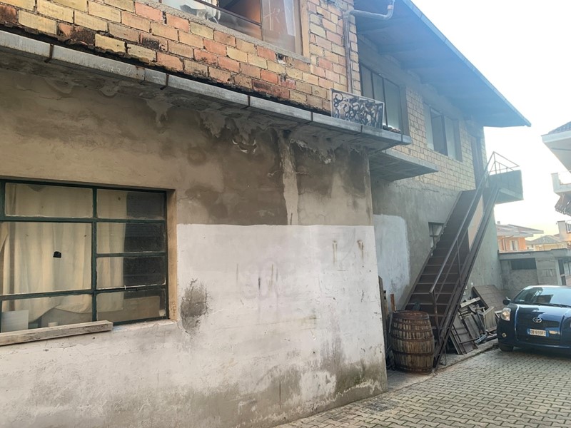 Capannone in Vendita a Castel di Lama, 70'000€, 300 m²