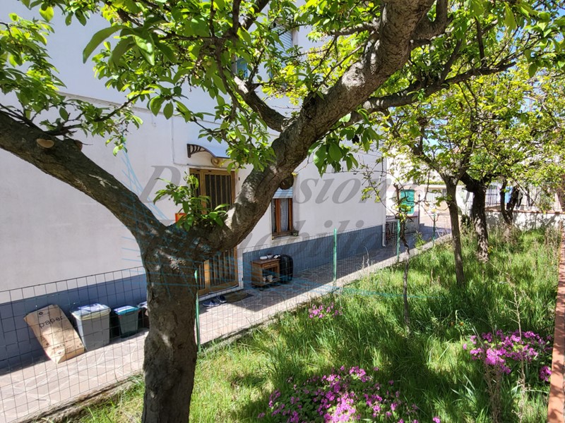 Appartamento in Vendita a Rosignano Marittimo, zona Rosignano Solvay, 250'000€, 170 m², con Box