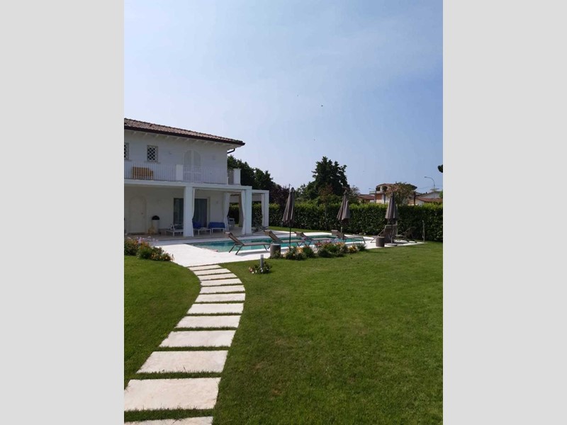 Casa Indipendente in Affitto a Pietrasanta, zona Marina Di Pietrasanta, 25'000€, 285 m², arredato