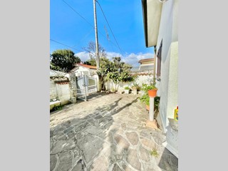 Casa Indipendente in Affitto a Pietrasanta, zona Marina Di Pietrasanta, 1'000€, 70 m²