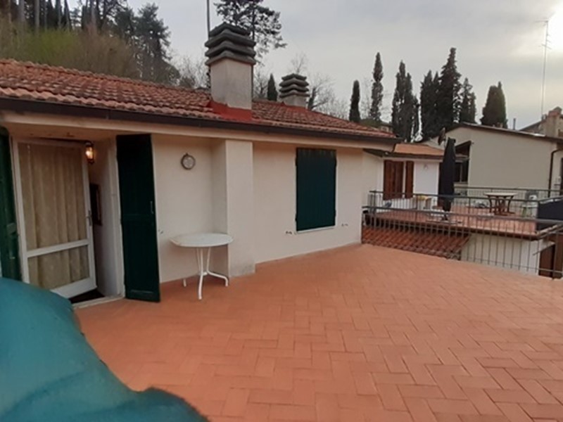 Casa Indipendente in Vendita a Reggello, zona Pian di Melosa, 140'000€, 100 m², con Box
