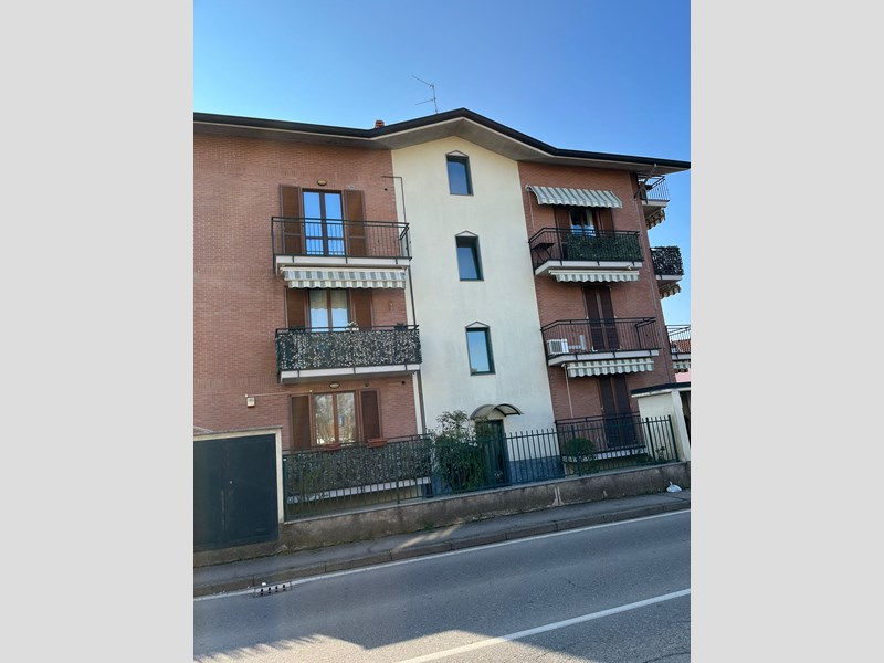 Bilocale in Affitto a Gerenzano, zona Cimitero, 630€, arredato