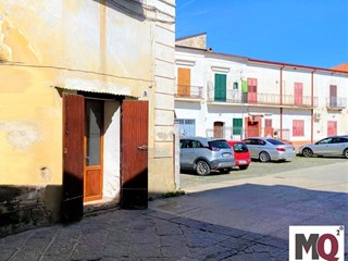 Negozio in Vendita a Carinola, zona via roma, 6'000€, 20 m²