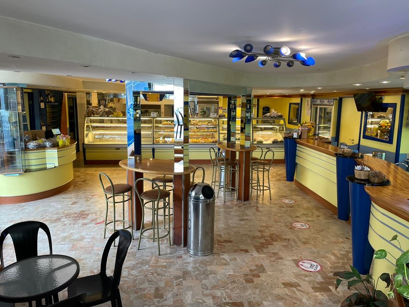 Attività commerciale in Vendita a Centola, zona Palinuro, 500 m²