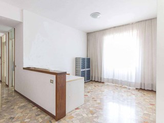 Quadrilocale in Vendita a Macherio, 145€, 95 + 20