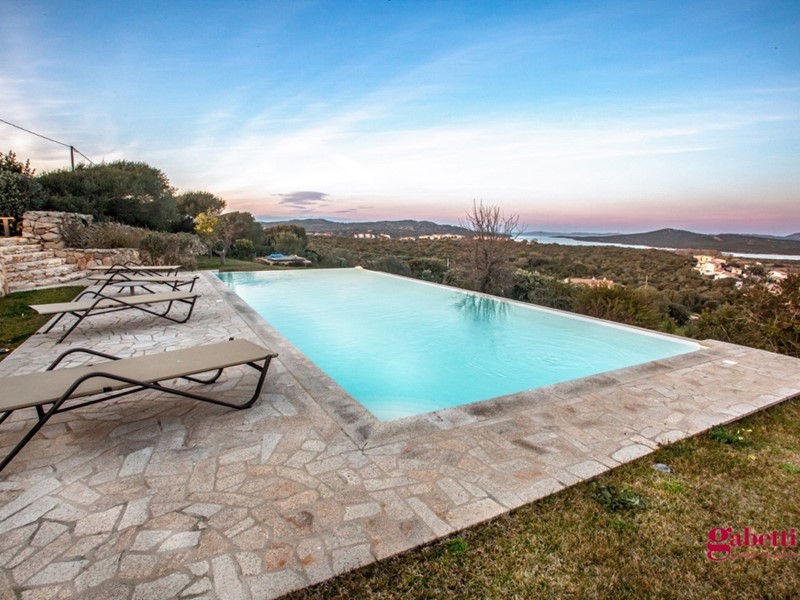 Villa in Vendita a Santa Teresa Gallura, 200 m²