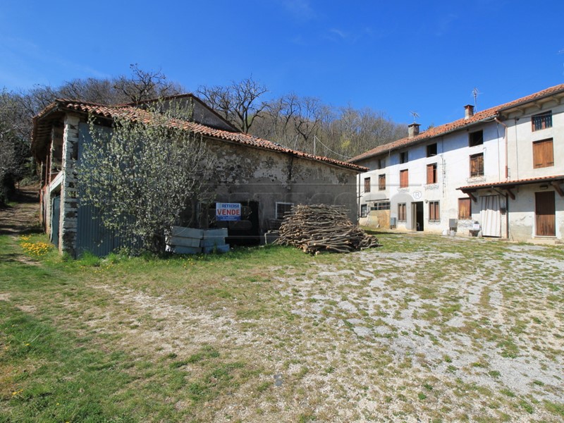 Rustico in Vendita a Nogarole Vicentino, 135'000€, 596 m²