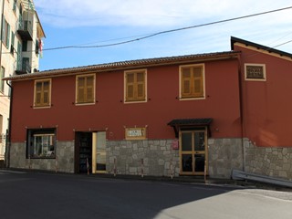 Immobile commerciale in Vendita a Uscio, zona Uscio Centro, 39'000€, 36 m²