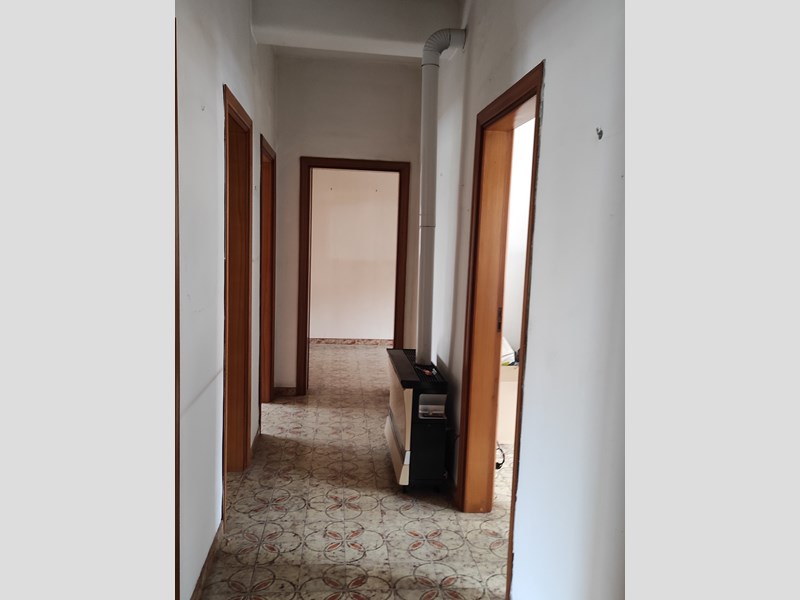 Quadrilocale in Vendita a Benevento, zona rione liberta , 45'000€, 90 m²