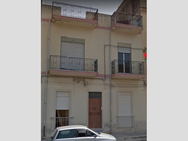 Appartamento in Vendita a Vittoria, zona Piazza Sei Martiri della Libertà , 40'000€, 90 m²