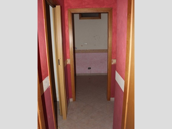 Bilocale in Vendita a Belmonte Mezzagno, 40'000€, 65 m²