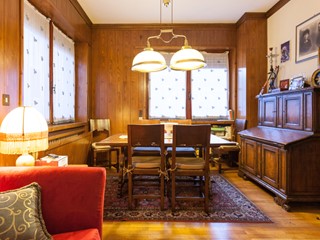 Casa Indipendente in Vendita a Chiampo, 350 m², con Box