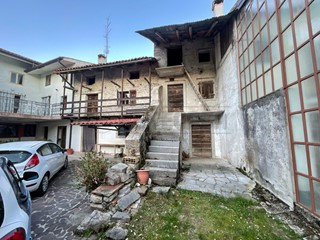 Casa Indipendente in Vendita a Torreano, 79'000€, 244 m²