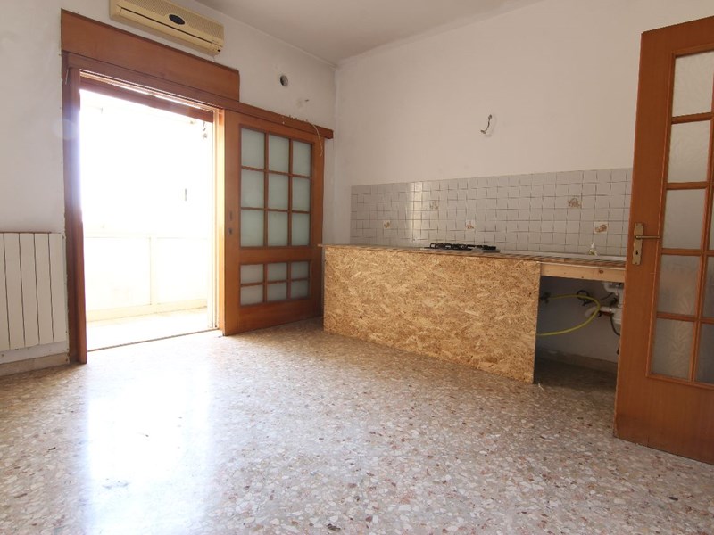 Appartamento in Vendita a Siracusa, zona via Tisia, 125'000&euro;, 174 m²