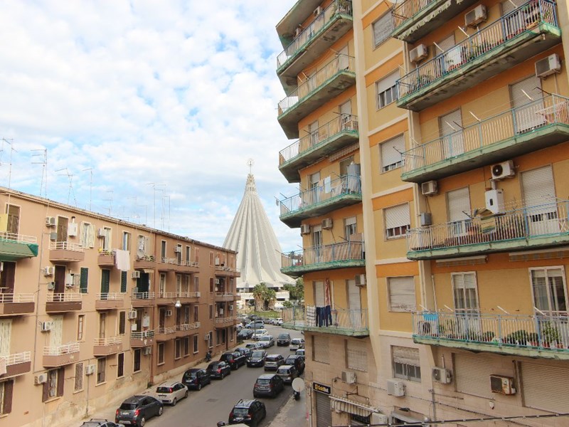 Trilocale in Vendita a Siracusa, zona Piazza della Vittoria, 88'000&euro;, 75 m²