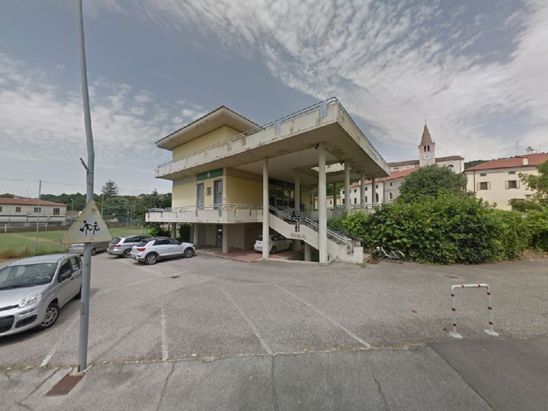 Negozio in Affitto a Orgiano, 1'300€, 215 m²