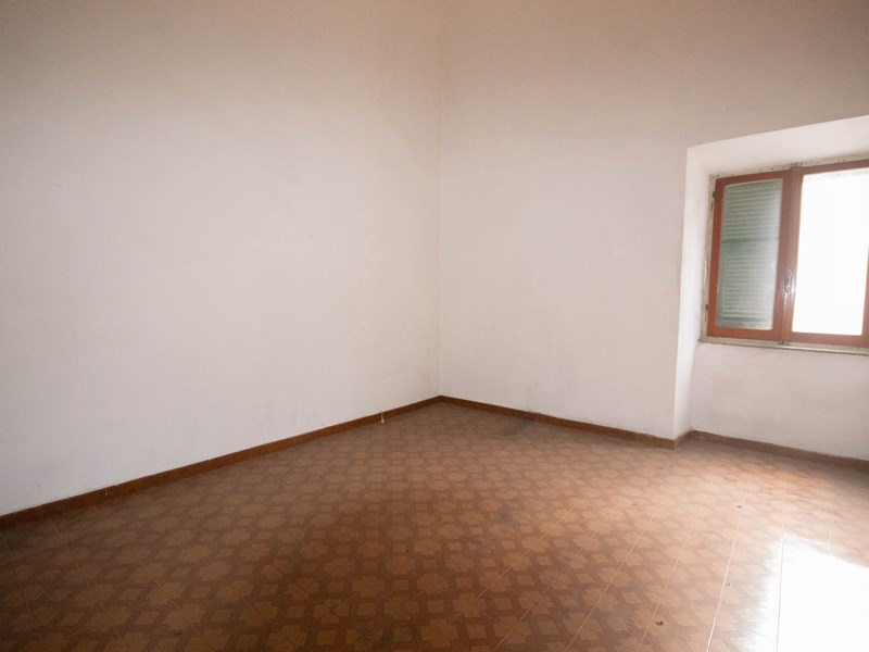 Appartamento in Vendita a Vezzano Ligure, zona Fornola, 62'000€