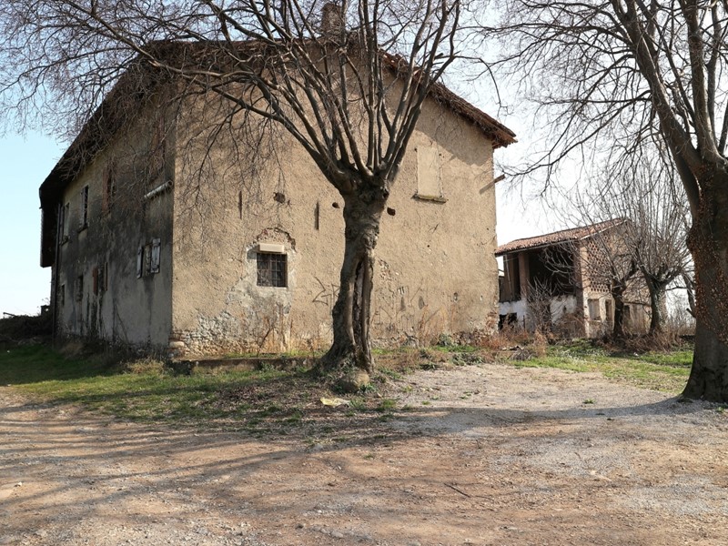Casa Indipendente in Vendita a Capriolo, 450'000€, 517 m²