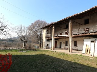 Casa Indipendente in Vendita a Capriolo, 450'000€, 517 m²
