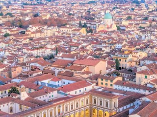 Immobile commerciale in Vendita a Firenze, 1300 m²