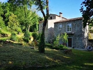 Casa Indipendente in Vendita a Castelnuovo Magra, 690'000€, 310 m², con Box