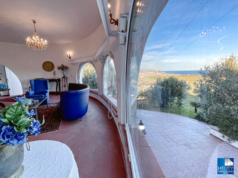 Villa in Vendita a Stalettì, zona  Loc. Torrazzo, 2'150'000&euro;