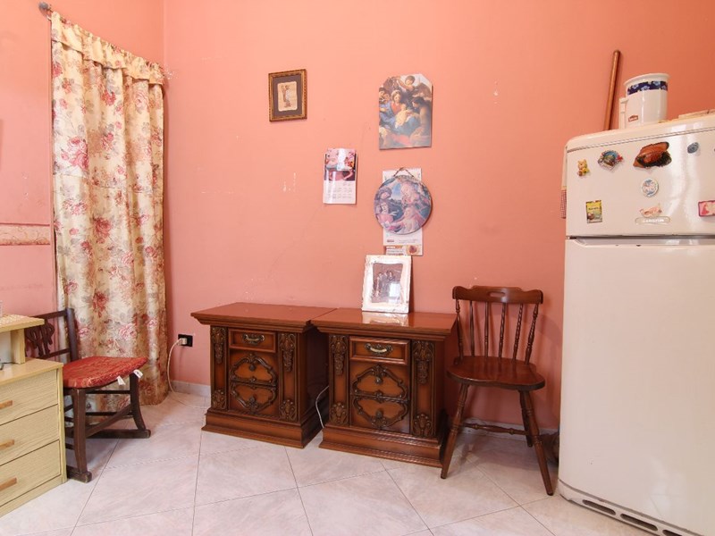 Trilocale in Vendita a Siracusa, zona Piazza Santa Lucia, 85'000&euro;, 117 m²