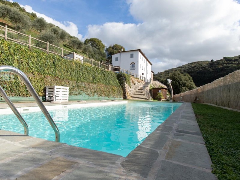 Attività commerciale in Vendita a Pisa, 1'890'000€, 620 m²