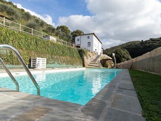 Attività commerciale in Vendita a Pisa, 1'890'000€, 620 m²