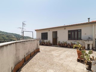 Appartamento in Vendita a Graniti, zona TAORMINA  GIARDINI, 35'000€, 96 m²