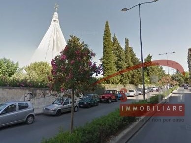 Immobile commerciale in Vendita a Siracusa, zona Borgata, 160'000€, 230 m²