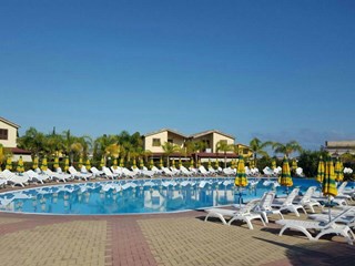 Villetta a schiera in Affitto a Campofelice di Roccella, zona Mare, 350€, 48 m², arredato