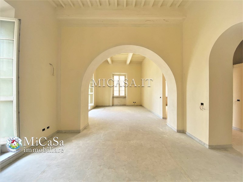 Appartamento in Vendita a Pisa, zona CENTRO STORICO, 660'000€, 225 m²