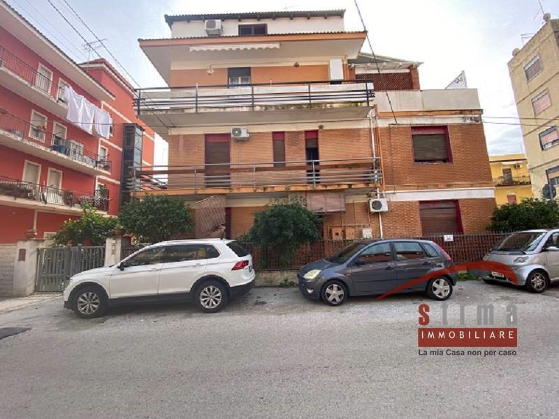 Appartamento in Vendita a Siracusa, zona Tica-tisia, 140'000€, 160 m²