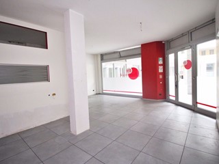 Ufficio in Vendita a Parabiago, 126'000€, 94 m²
