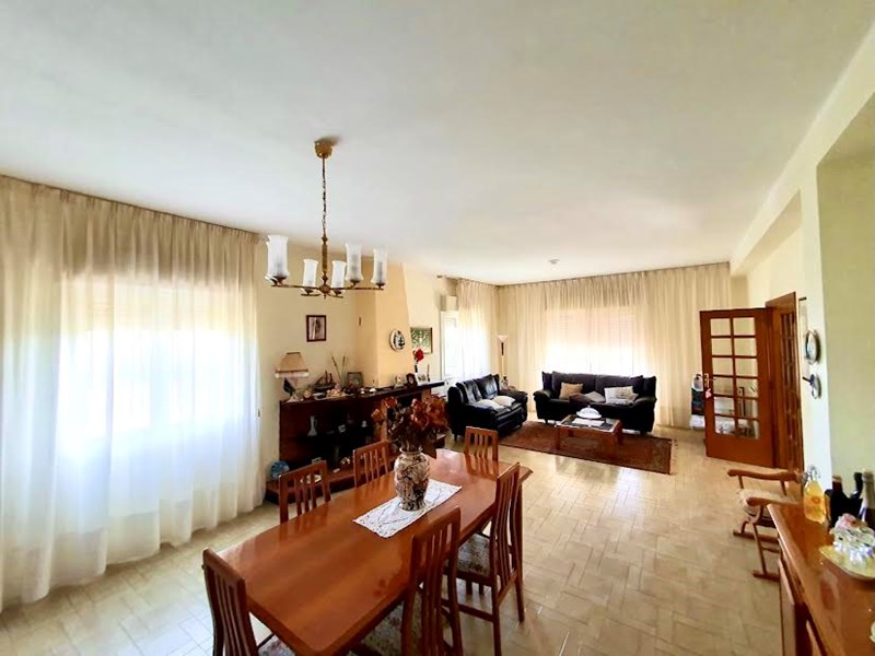 Villa in Vendita a Siracusa, zona SCALA GRECA/PIZZUTA, 278'000€, 290 m², con Box