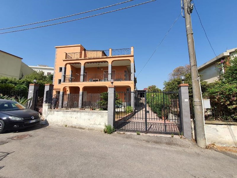 Villa in Vendita a Siracusa, zona SCALA GRECA/PIZZUTA, 278'000&euro;, 290 m², con Box