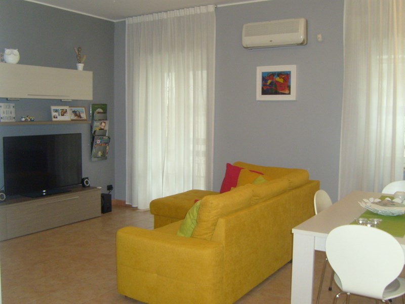 Trilocale in Vendita a Siracusa, zona teocrito, 107'000&euro;, 100 m², con Box