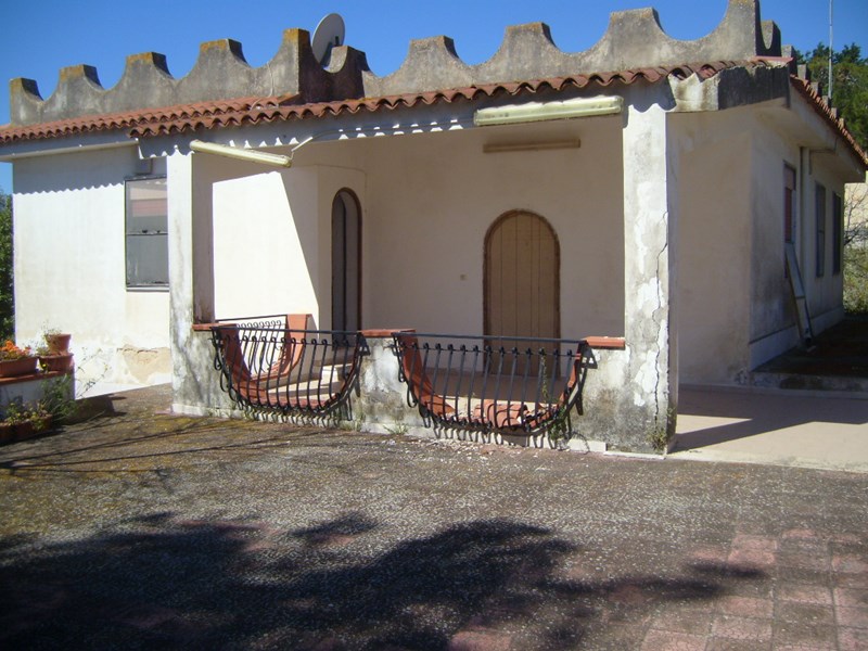 Villa in Vendita a Siracusa, zona FONTE CIANE, 70'000&euro;, 140 m²